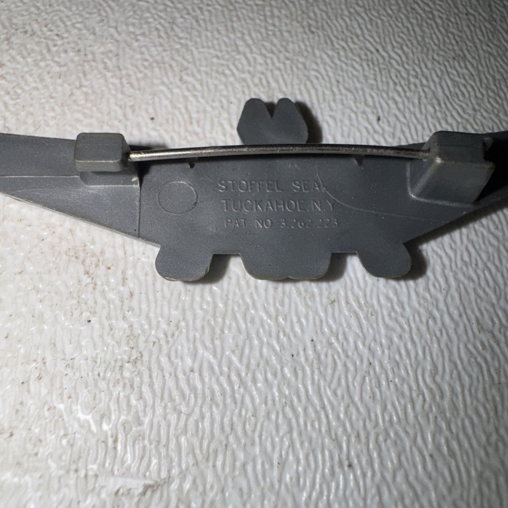 THREE AMERICAN AIRLINES CHILDS WINGS PINS MADE BY STOFFEL SEALS TUCKAHOE NY - Picture 4 of 10